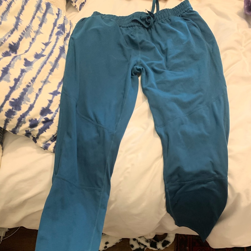 OUTDOOR VOICES JOGGERS SIZE SMALL!